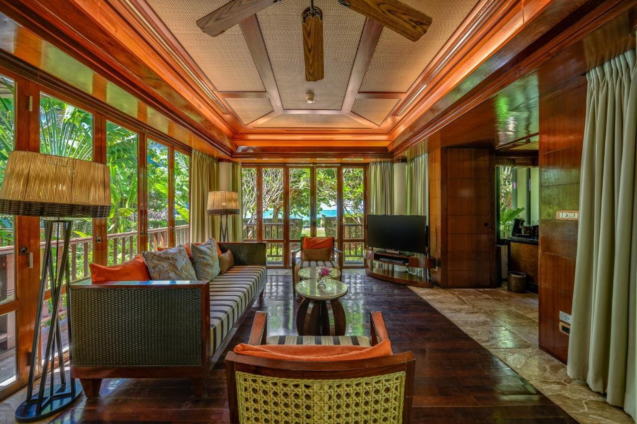 Centara Grand Beach Resort & Villas Krabi Ao Nang Zewnętrze zdjęcie Living room of a suite at the Four Seasons Resort