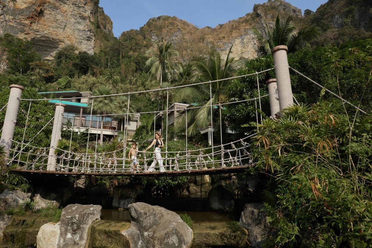 Centara Grand Beach Resort & Villas Krabi Ao Nang Zewnętrze zdjęcie The hanging bridge at the entrance of the cave